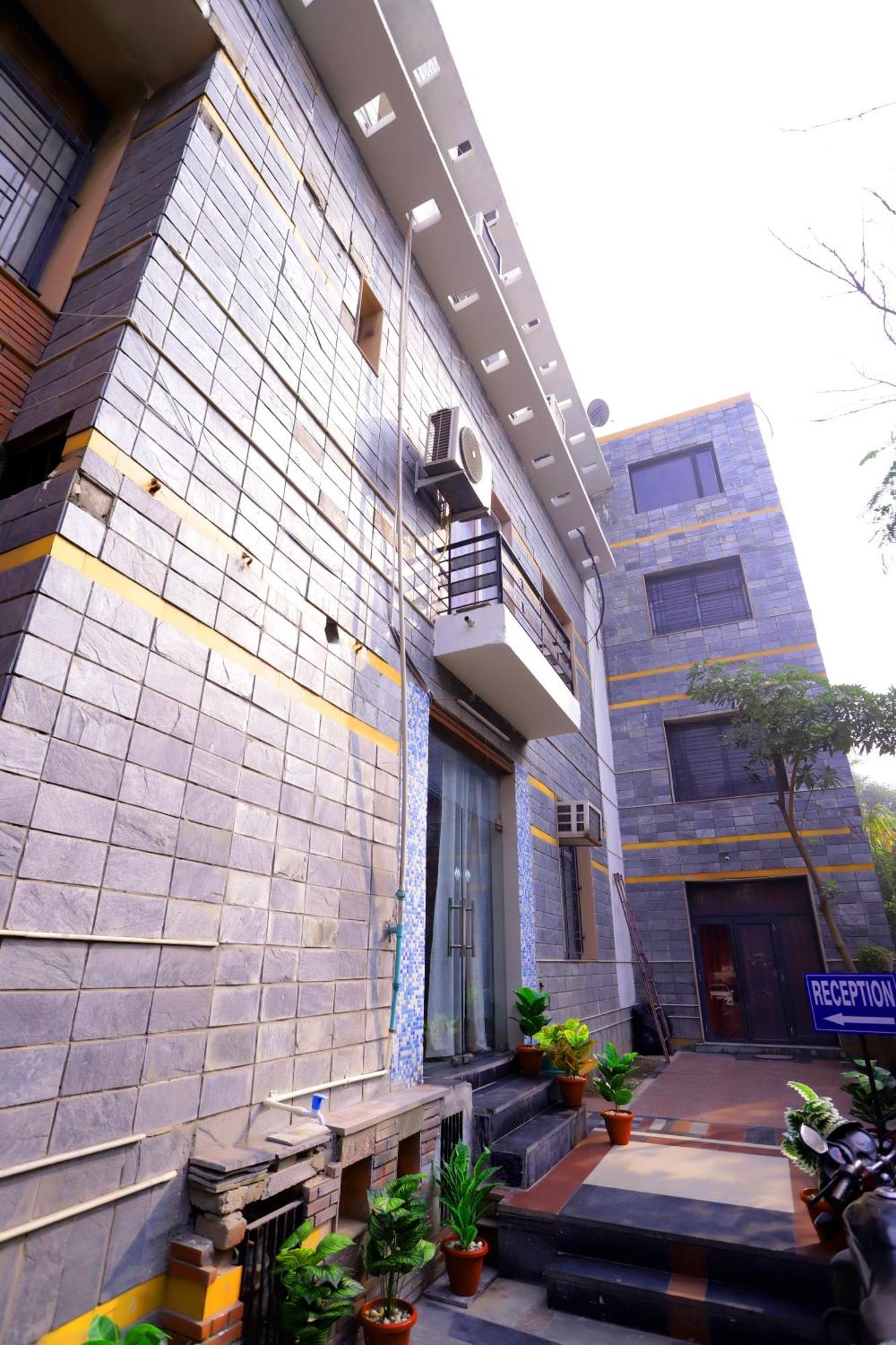 Hotel Warm Welcome - Noida Sector 51 외부 사진