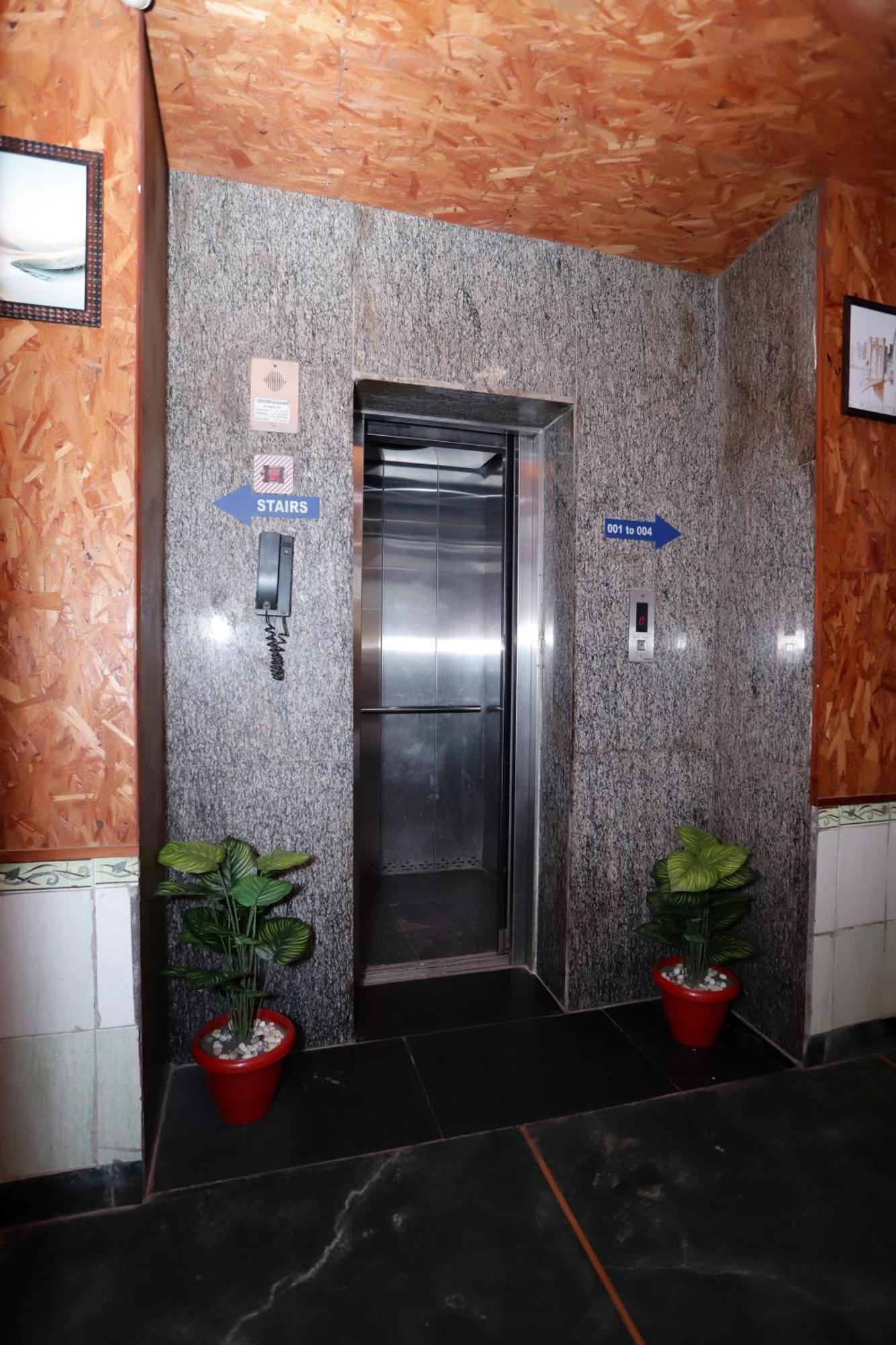 Hotel Warm Welcome - Noida Sector 51 외부 사진