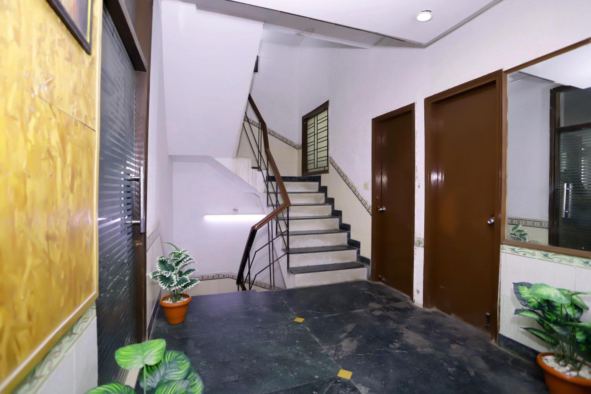 Hotel Warm Welcome - Noida Sector 51 외부 사진